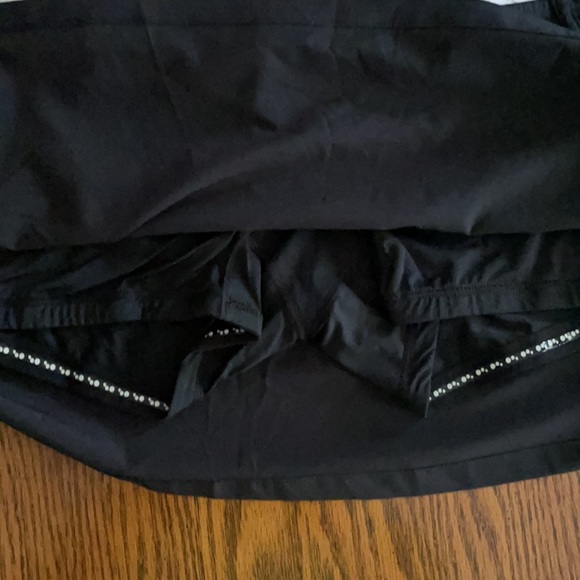 New without tags Brooks running skirt - Picture 4 of 5
